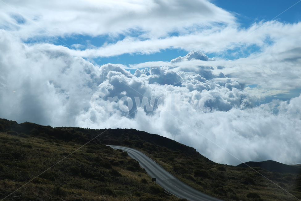 하와이,할레아칼라,도로,산길,구름,하늘,길,hawaii,자연,풍경,nature,landscape,outdoors,옥외,weather,날씨,cloud,sky,cumulus,적운