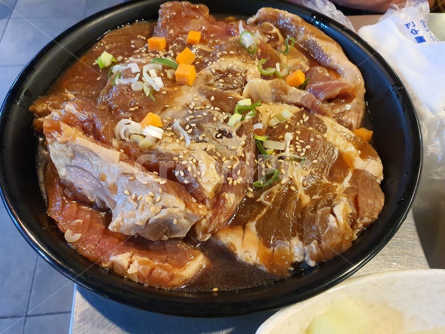 돼지갈비,갈비,양념갈비,고기,돼지목살,음식,food,dish,meal,stew,음식,식재료,요리,food,cook,meal,dishes,food reserves