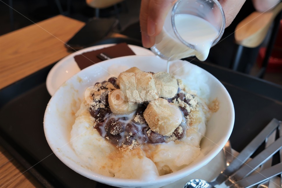 인절미,팥빙수,연유,여름,간식,디져트,후식,떡,콩가루,꽃빙수