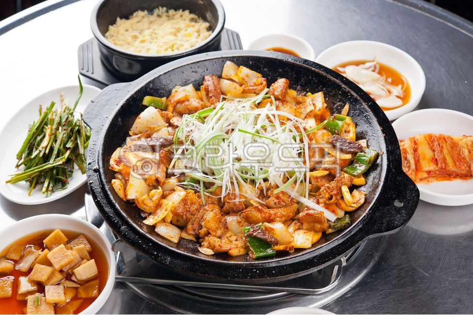 소곱창,대창,막창,염통,무쇠곱창,곱창모듬양념구이,곱창구이,무쇠곱창양념구이,곱창양념구이,음식,식재료,요리,food,cook,meal,dishes,food reserves