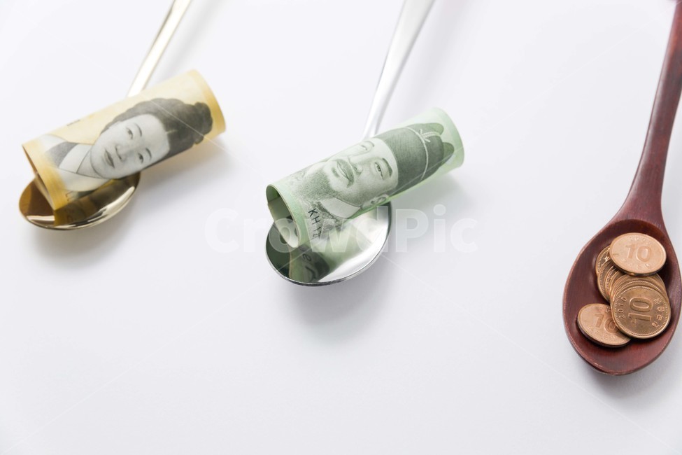 돈,금수저,흙수저,권력,한국,지폐,동전,숟가락,spoon,money,금융,돈,finance,banking,money,연출,컨셉,콘셉,direction,concept,누끼,remove background