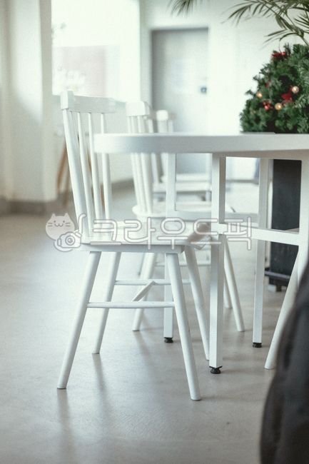 chair,minimal,minimalism,urban,white,contemporary,furniture,minimalist