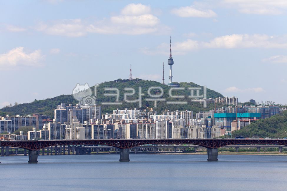 Namsan,city,Seongsu Bridge,skyline,scenery,building,Han River,cloud,mountain,Seoul,Namsan Tower,Seoul Tower,cityscape,tower,Korea,sky,downtown,riverside,background,Real Estate,river,bridge,apartment