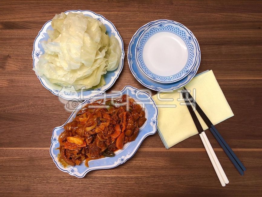 Stirfried pork,Cabbage wrap,Jeyuk Stirfried Cabbage Wrap,boiled cabbage,pork,dinner,food