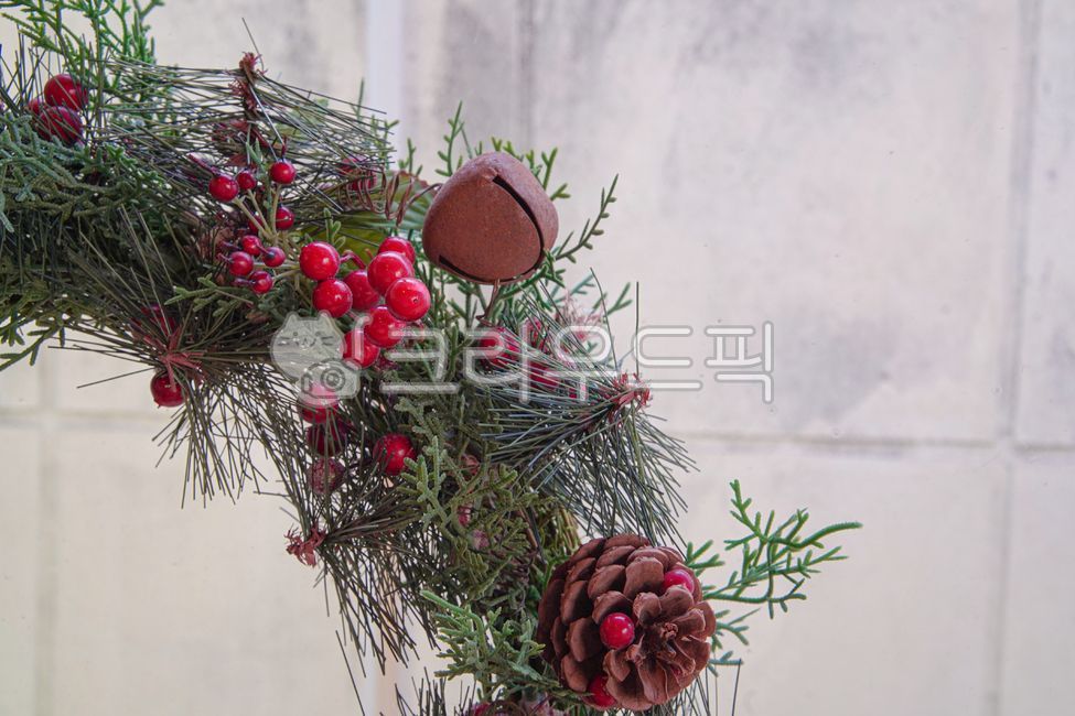 Christmas decoration,pine tree,Christmas,green,tree,winter,christmastree,christmas,interior,circular tree,plant,circle,decoration,pine decoration,conifer