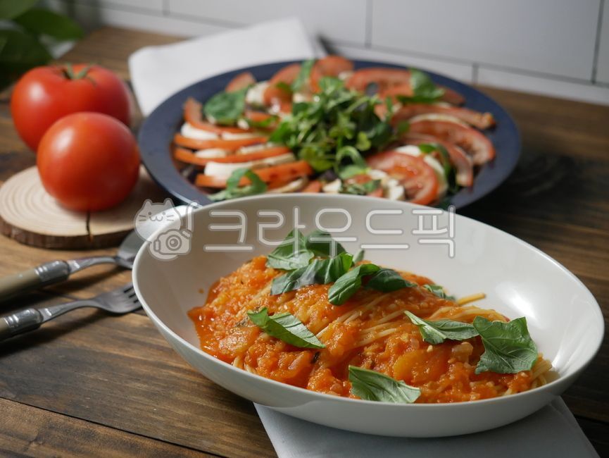 fruit,cuisine,Mozzarella,tomato,vegetable,food,cheese,Pomodoro,pasta,Italy,caprese,cooking,Tomatoes,home food,italy,fully ripe