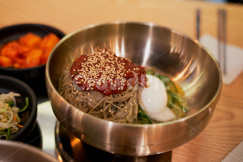 냉면,비빔냉면,여름,음식,food,한그릇,noodle,summer,음식,식재료,요리,food,cook,meal,dishes,food reserves,면류,면요리,noodles,한식,한국음식,한국요리,korean food,korean dishes,korean meal,korean cook