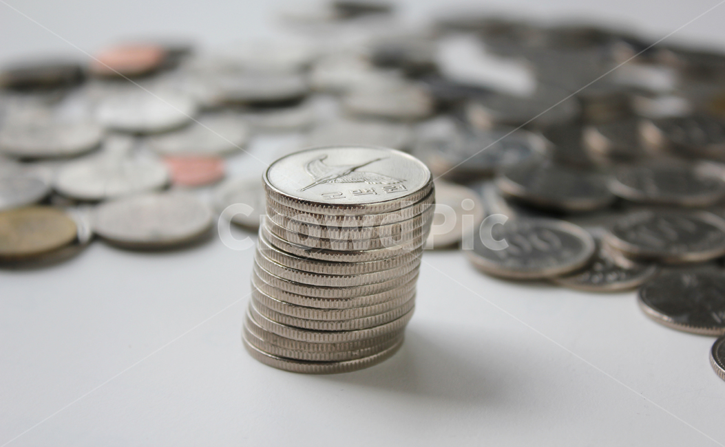 한국동전,동전,100원,10won,10원,500원,500won,object,돈,은행,금융,금속,물건,사물,bank,banking,business,cash,coin,economy,finance,financial,many,metal,money,nobody,path,rich,silver,won,100won,korea,경제,많은,쌓기,금융,돈,finance,banking,money,연출,컨셉,콘셉,direction,concept