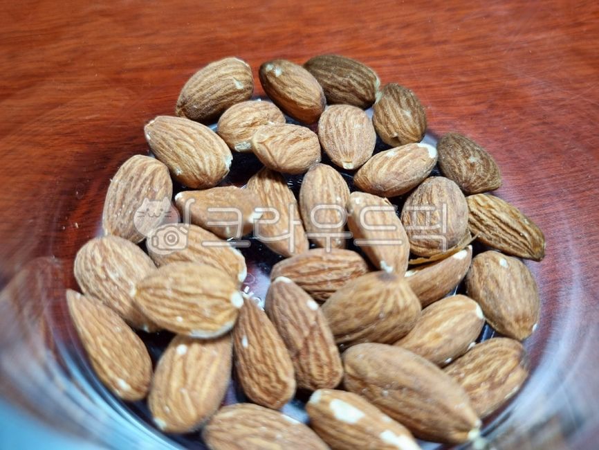 음식,food,맛있는음식,deliciousfood,아몬드,almond,씨앗,seed,견과류,nutproducts