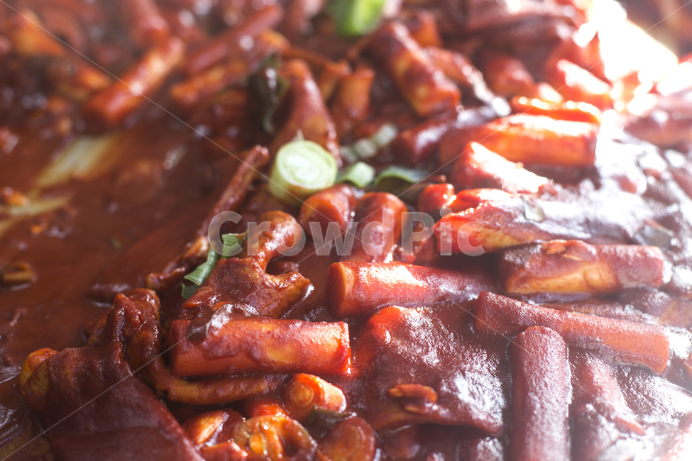 떡볶이,쌀떡,밀떡,떡,분식,고추장,고춧가루,음식,식품,한식,양념,쌀떡볶이,밀떡볶이,빨강,쟁반,대파,음식,식재료,요리,food,cook,meal,dishes,food reserves,한식,한국음식,한국요리,korean food,korean dishes,korean meal,korean cook