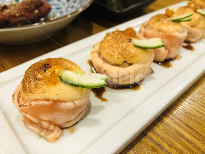 연어,salmon,명란마요,스시롤,sushi