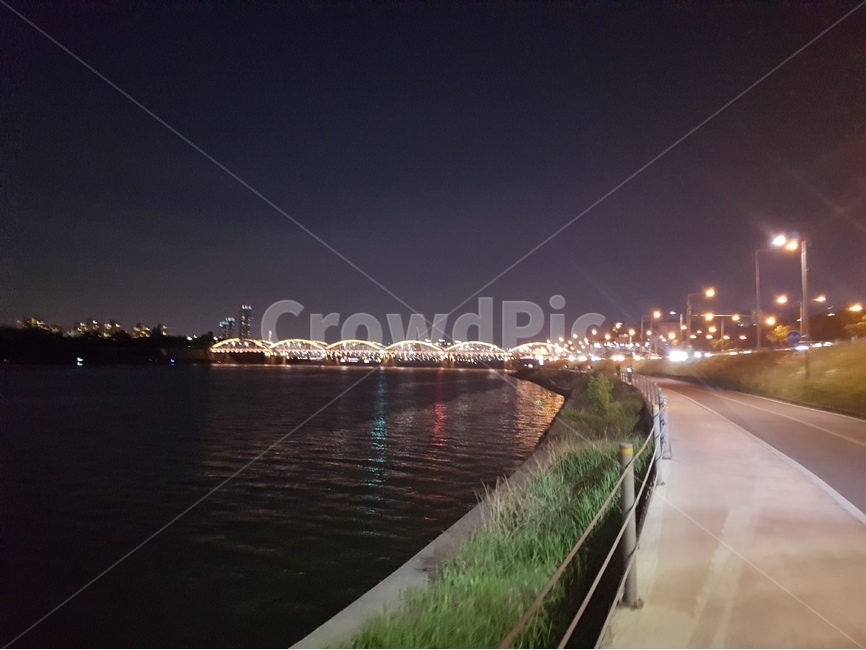 밤길,한강,산책로,이유야경,길,야경,밤,풍경,nightscape,night,landscape,도시,city,한국도시풍경,한국도시경관,korea cityscape,water,물