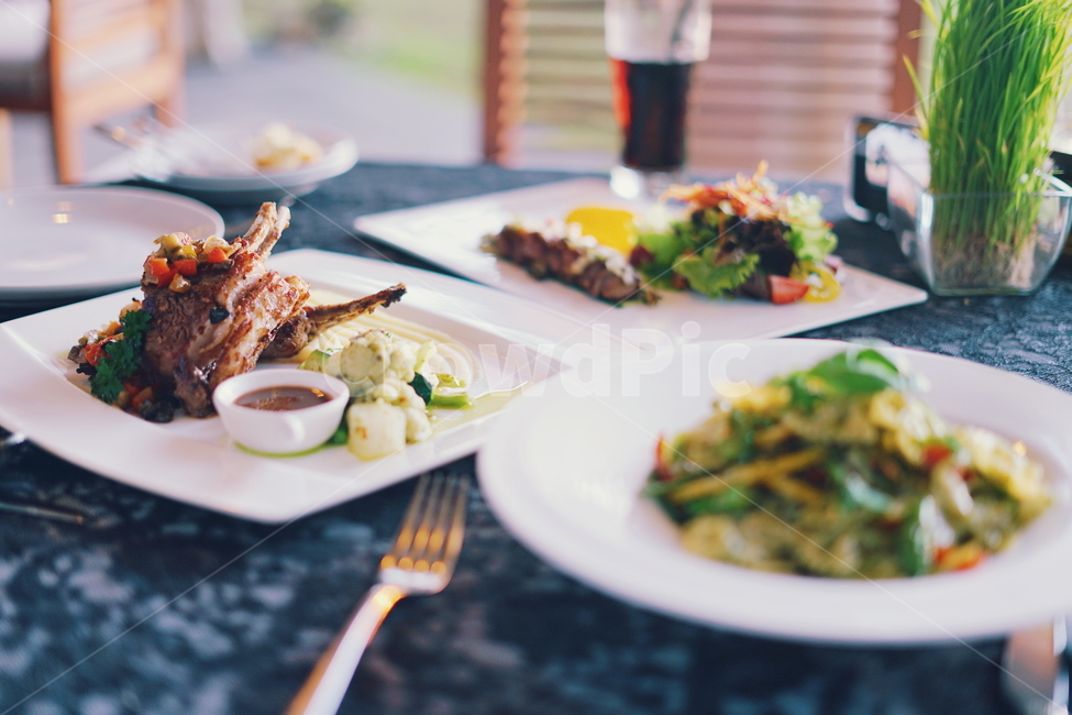 저녁,저녁식사,dinner,레스토랑,restaurant,양갈비,lambchop,샐러드,salad,파스타,pasta,페스토,pesto,테이블,table,테이블세팅,tablesetting,문화,culture,요리,cooking,생활,living,휴가,vacation