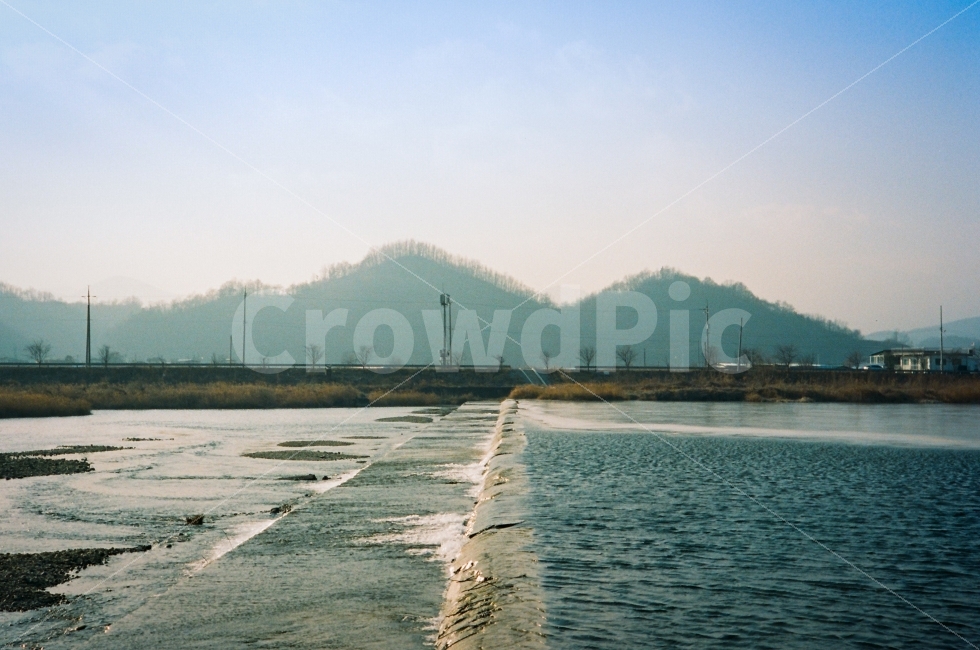 여행,travle,배경,background,wallpaper,하늘,강,sky,river,감성,sunset,노을,film,35mm,50mm,자연,풍경,nature,landscape,감성,sensible,feeling,water,물,outdoors,옥외,land,땅