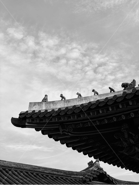 하늘,구름,한옥,창덕궁,궁궐,흑백,기와,처마,한국전통,한국문화,korean traditional,korean culture