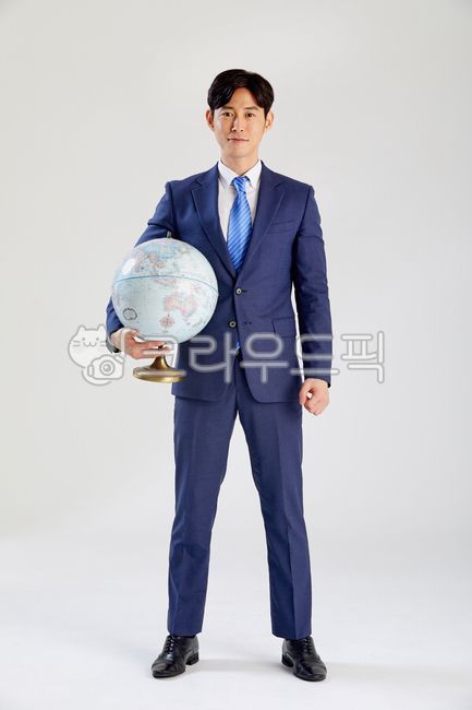 young businessman,assistant manager,apparel,office,Asian,Global,sales,globalbusiness,smile,executive,tie,white,global business,businessman,deputy,work,office worker,formal,1st place,1person,globe,dream,success,person,30s,clothing,suit,job,male,best,global