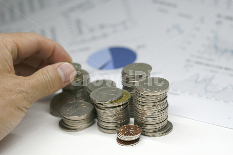 동전,금융,보고서,그래프,손,금융,돈,finance,banking,money,연출,컨셉,콘셉,direction,concept