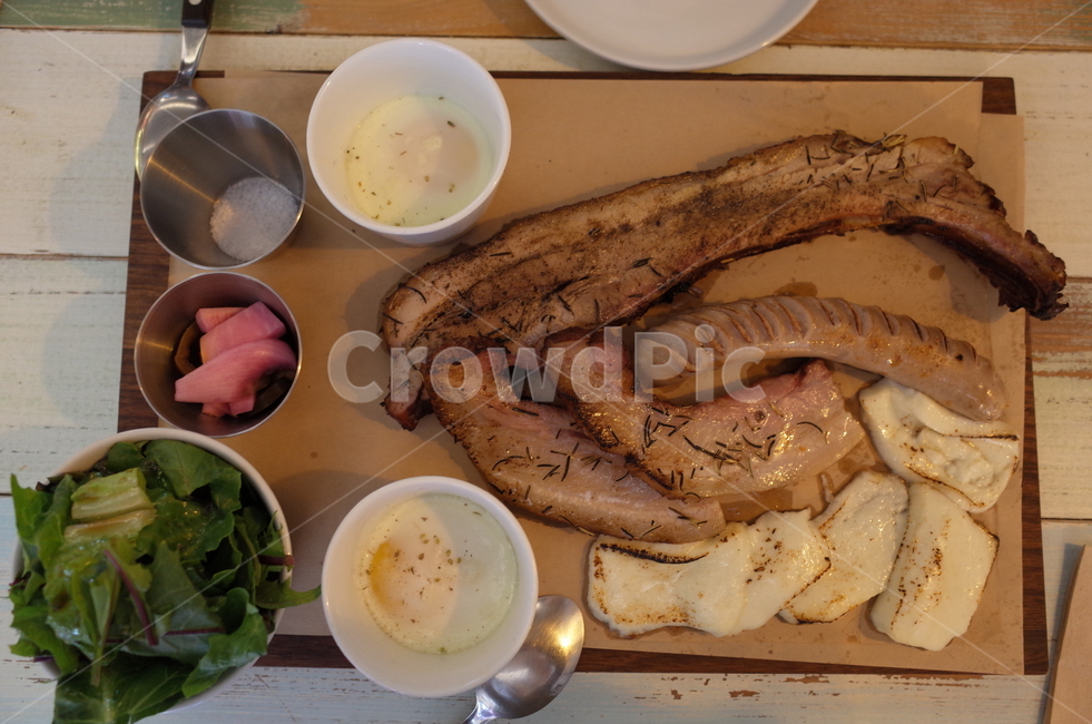 돼지고기,소시지,베이컨,삼겹살,고기요리,훈제,구이,소세지,저탄고지,치즈,bacon,meat,porkbelly,cheese,food,fat,lchf,lawcabhighfat,yummy,bbq,meal,white,plate,whiteplate,smokedbacon,grilledbacon,smokedmeat,grilledmeat,barbecue,party,gourmet,음식,식재료,요리,food,cook,meal,dishes,food reserves,육류,고기,meat