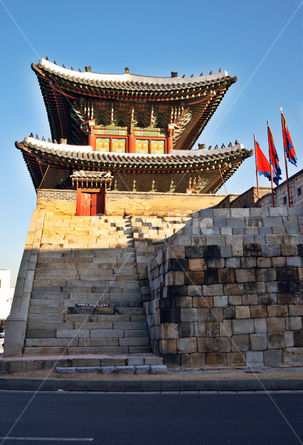 팔달문,남문,누각,옹성,수원화성,화성,수원,유네스코세계문화유산,우진각지붕,문루,한국전통,한국문화,korean traditional,korean culture,건축물,건물외관,exterior,building,structure,architecture,construction