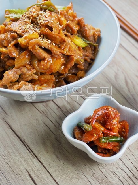 돼지불고기,불고기,제육볶음,한국음식,음식,한식,고기,요리,돼지고기요리,매운음식,고추장불고기,돼지고기볶음,야채,반찬,porkbulgogi,bulgogi,beefstirfry,koreanfood,food,meat,cooking,porkdishes,spicyfood,gochujangbulgogi,roastpork,vegetable,sidedish,음식,식재료,요리,food,cook,meal,dishes,food reserves