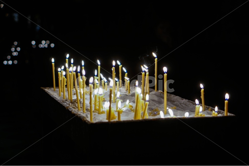 성당,촛불,경건,소원,기도,종교,신앙,religion,belief,faith