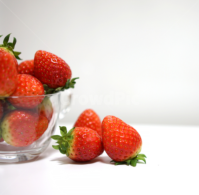 딸기,strawberry,과일,음식,겨울철과일,빨강,레드,red,베리,신선,스트로베리,음식,식재료,요리,food,cook,meal,dishes,food reserves,과일,열매,fruit