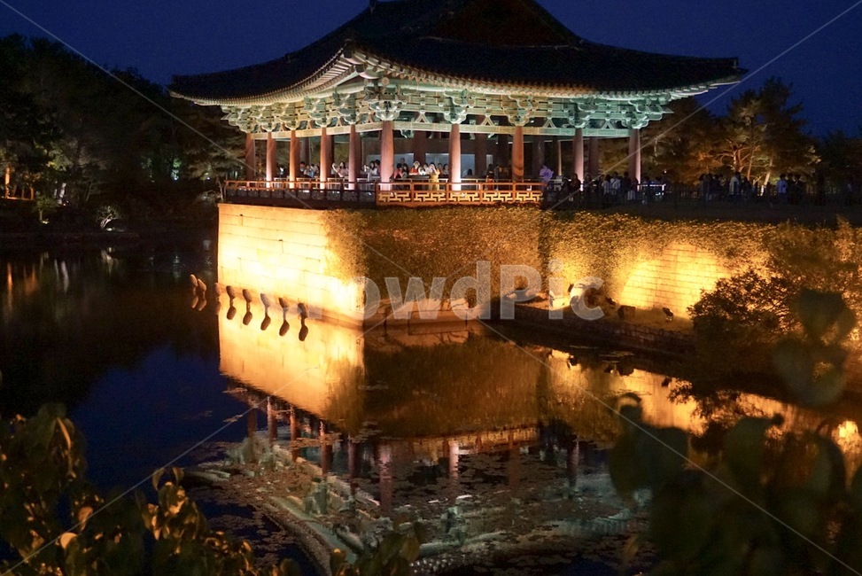 night view,pond,reflection,Anapji Pond,lighting,Gyeongju,Donggung and Wolji Pond,korea,Donggung Palace and Wolji Pond,reservoir,cultural property,lake,Korea,republic of korea
