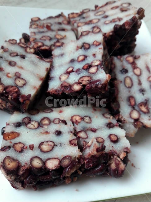 음식,food,dessert,떡,ricecake,koreanfood,한식,시루떡,팥고물,통팥,간식,redbean,adzuki,steamedricecake,요리,음식,식재료,요리,food,cook,meal,dishes,food reserves