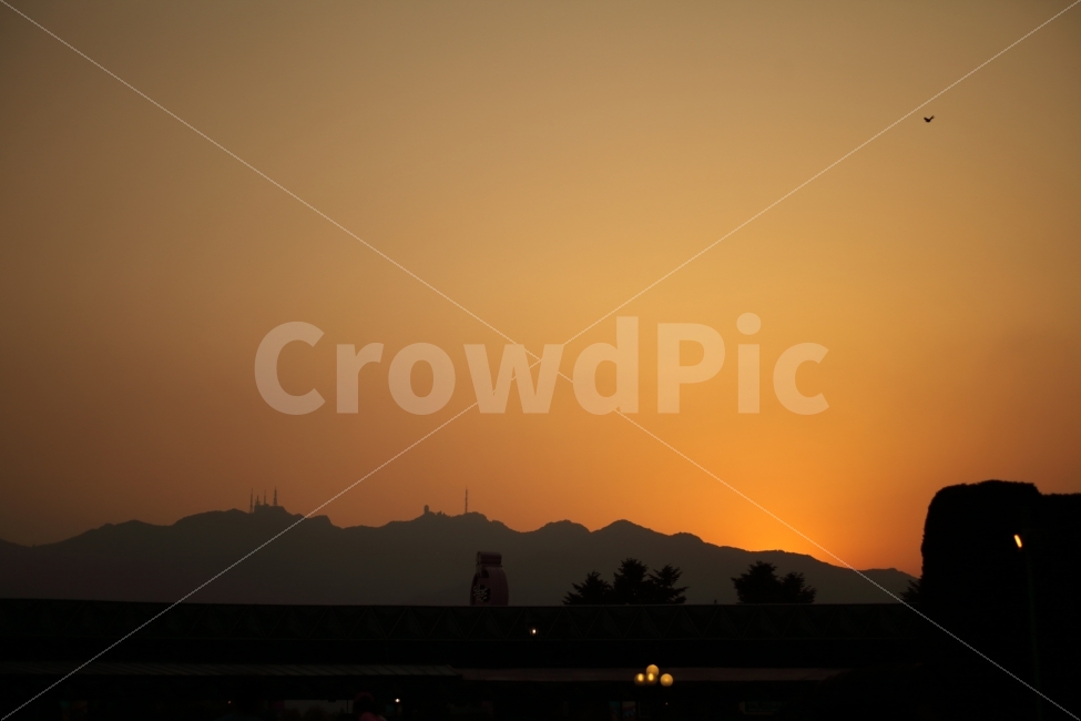 atmosphere,landscape photography,silhouette photo,backlight,Photo,mountain silhouette,mountain,sunset photo,sight,background photo,Emotion,Atmosphere photo,photo,sunset silhouette,picture,Emotional photo,mountain light,background,sunset,silhouette,backlit