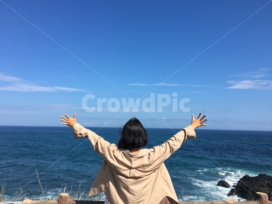 바다,여자,단발머리,뒷모습,제주도,여행,셔츠,sea,ocean,jejudo