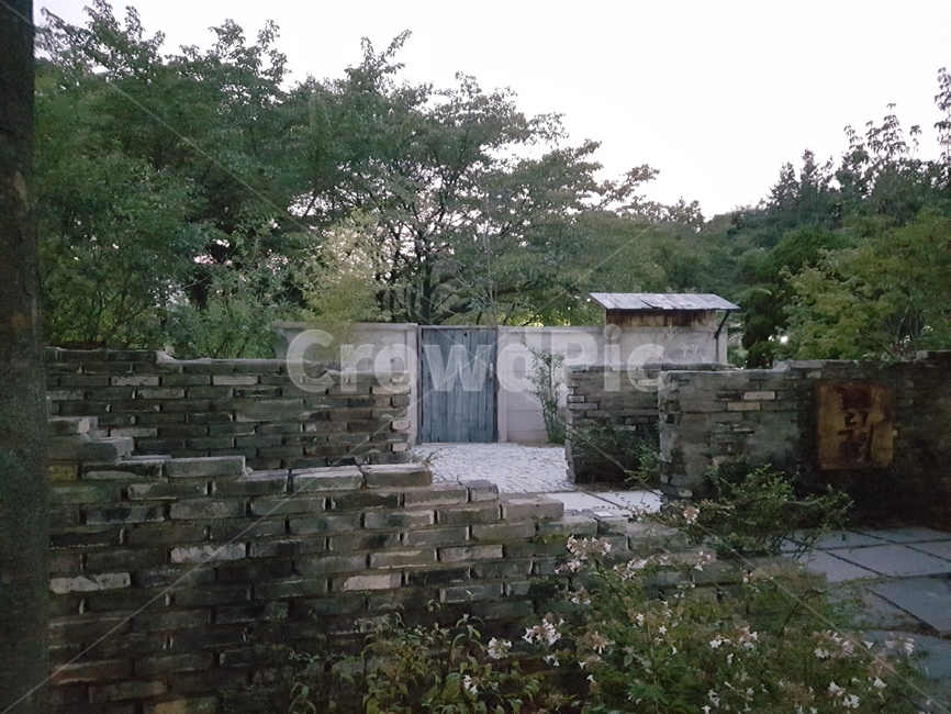 공원,옛날집,담벼락,철문,park
