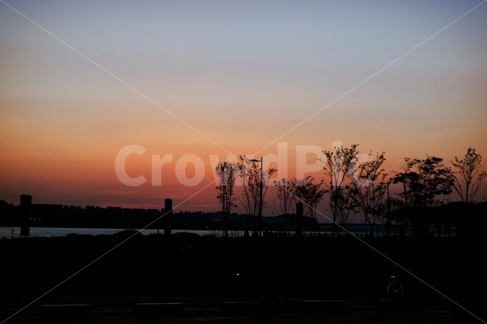 노을,바람,한강,나무,야경,도시,풍경,city,landscape,nature,자연,outdoors,옥외,sky,하늘,dawn,새벽,sunset,일몰,dusk,황혼,red sky,붉은 하늘