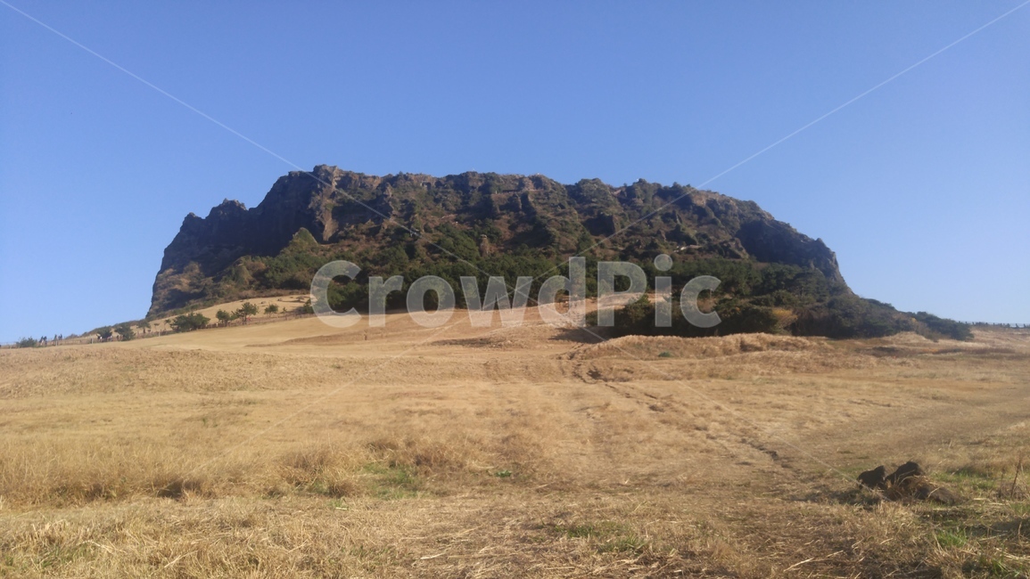 성산일출봉,서귀포,제주도,일출봉,자연,풍경,하늘,jeju,jejuisland,nature,landscape,jejuisland,자연,풍경,nature,landscape,한국자연풍경,한국자연경관,korea nature landscape,제주도,jeju,jeju island,outdoors,옥외,ground,바닥