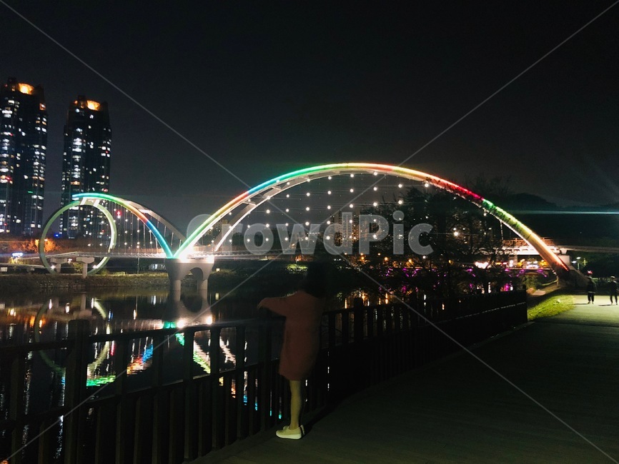 태화강,야경,울산야경,풍경,물고기다리,뒷모습,봄,네온싸인,포토그래퍼,사진작가
