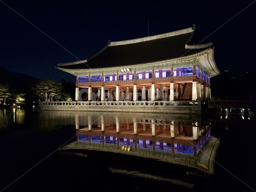 architecture,건축물,경복궁,한국야경,경복궁야경,야경,nightview,korea,building,건물,보름달,한국느낌
