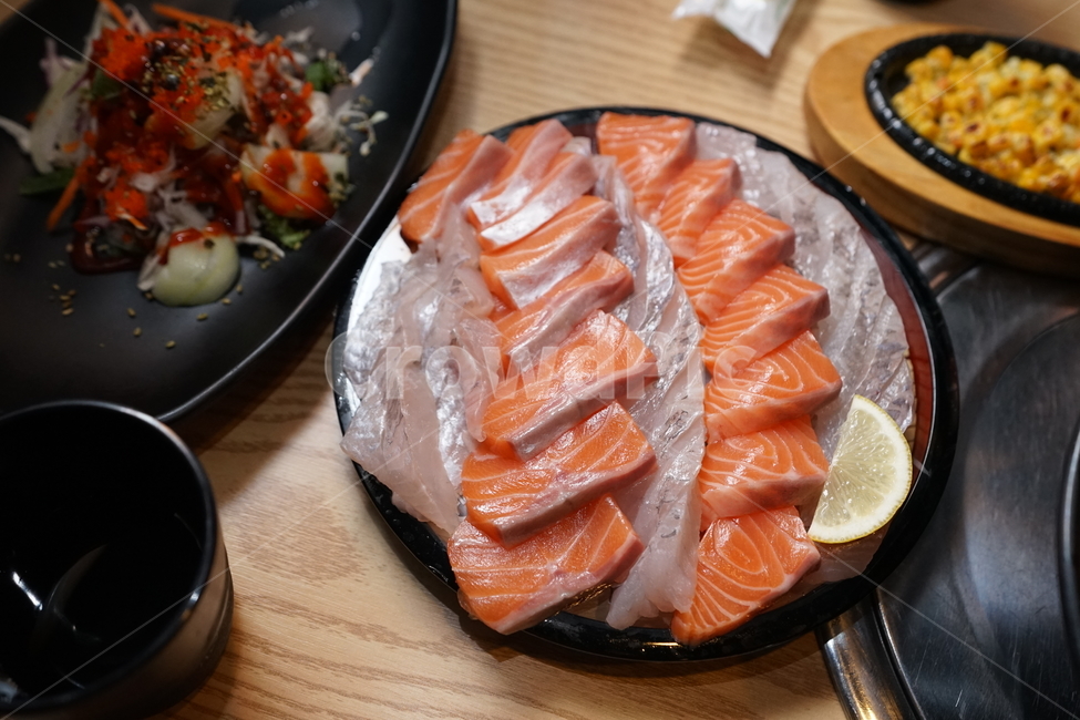 생선,안주,회,횟감,연어,우럭,fish,음식,푸드,식사,술자리,안주거리,물고기,음식,식재료,요리,food,cook,meal,dishes,food reserves,수산물,해산물,fishery products,seafood