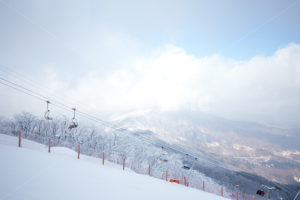 slope,경사,nature,outdoors,옥외,스키장,겨울,구름,산,하늘,풍경,자연,평창,겨울,계절,winter,season,자연,풍경,nature,landscape