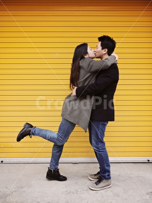 연인,데이트스냅,커플,남녀,차고,컬러,청바지,데이트,키스,뽀뽀,love,사랑,러브,luv,kiss,포옹,허그,hug,사람,인물,인간,human,person,감정표현,기분,feeling,emotion,연인,커플,사랑,lover,couple,연출,컨셉,콘셉,direction,concept