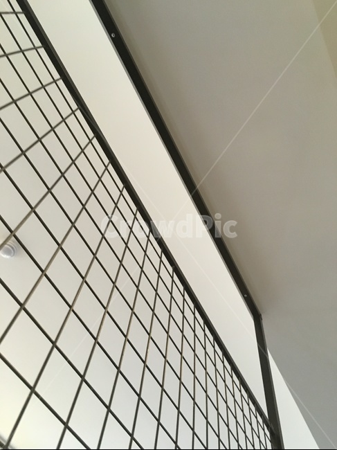 하얀색,검정색,하얀,검정,벽,white,black,철망,wire,감성,패턴,사각형,스타일,style,디자인,design,건축,실내