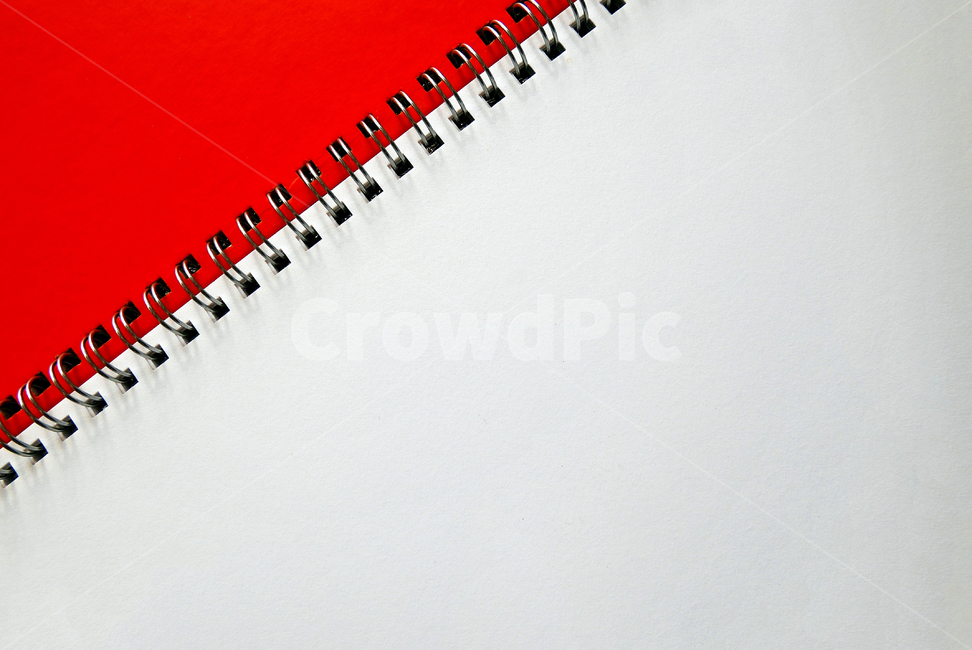 빈,비어있는,무지,background,바탕,배경,백그라운드,캘린더,카렌다,탁상달력,탁상,표지,책자,노트,안내지,종이,메세지,하얀색,빨간색,스프링,소스,비움,공간,활용,등분,직선,사선