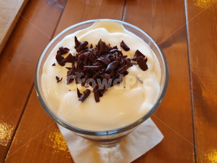 카페,휘핑크림,우유크림,초코칩,초코가루,후식,초코음료