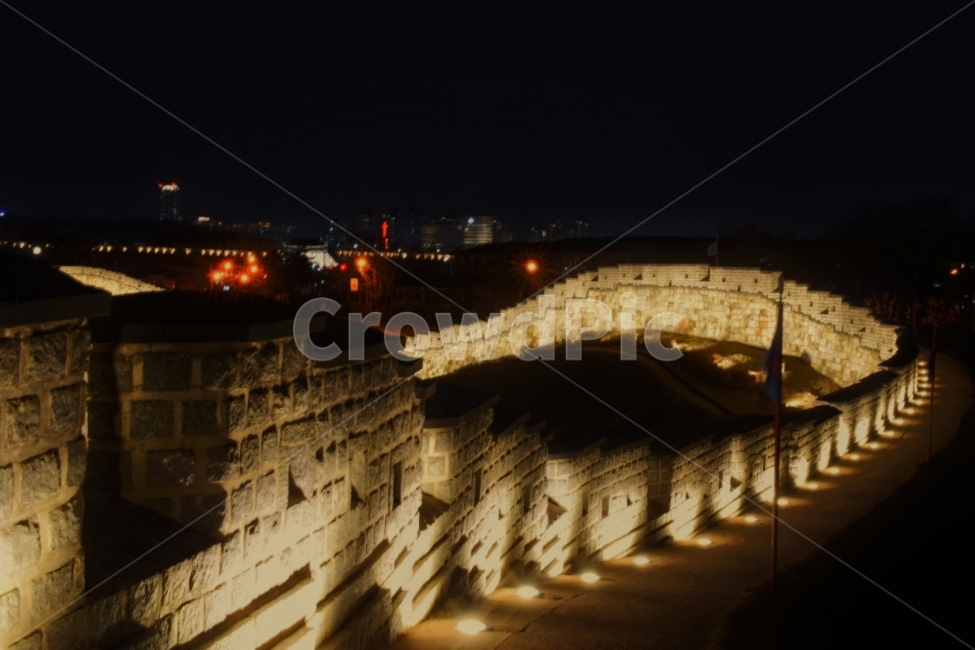 수원,화성,성곽,옛거,과거,야경,밤,풍경,nightscape,night,landscape,한국전통,한국문화,korean traditional,korean culture,랜드마크,landmark,tourist attraction,한국랜드마크,한국관광지,한국명소,korea landmark,korea tourist attraction,건축물,건물외관,exterior,building,structure,architecture,construction,scenery,nature,자연,outdoors,옥외,경치