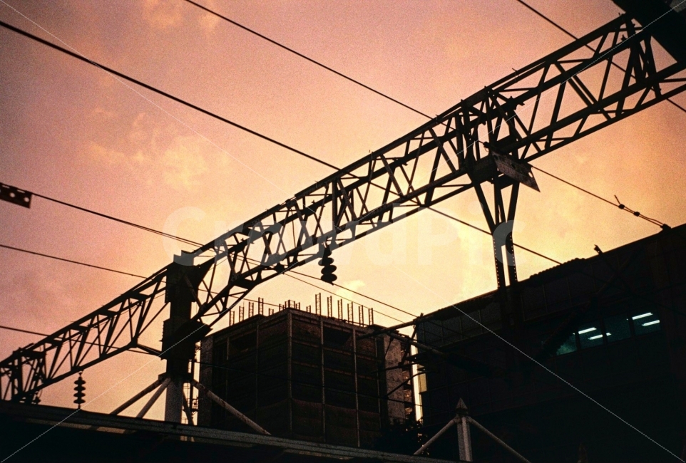 노을,하늘,가을,전철역,감성사진,필름사진,필카,감성,배경,실루엣,그림자,silhouette,shadow,감성,sensible,feeling,산업,industry,industrial,건설업,건축업,construction industry,교통,교통수단,traffic,transportation