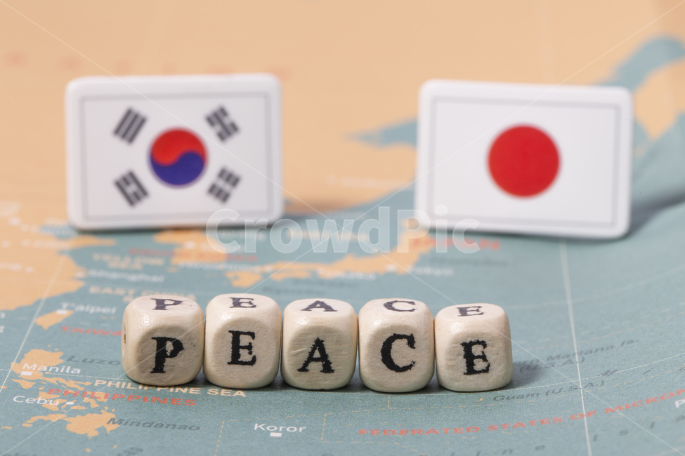 세계지도,국기,대한민국,태극기,일본,일장기,지도,국가,플래그,세계,글로벌,경쟁,경제,보복,경제보복,경제전쟁,싸움,비즈니스,무역,회담,정치,국제,평화,협정