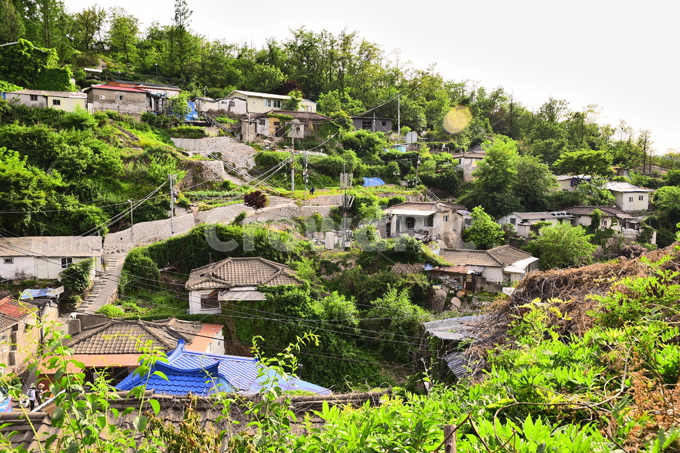 달동네,빈민촌,집,재개발,하우스,낡은,오래된,old,anoldhouse,poorhillsidevillage,가난,poor,언덕,마을,빌리지