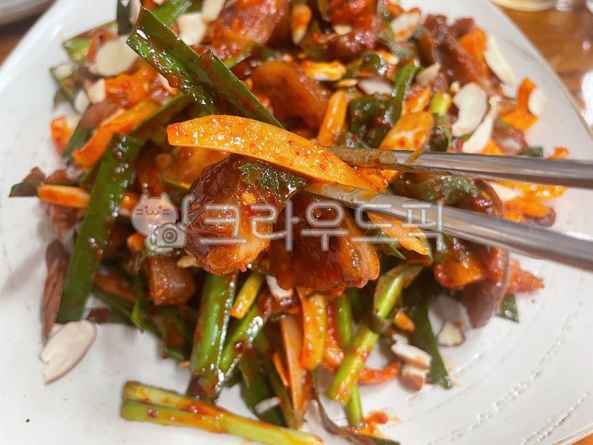 Mini Jokbal Vegetable Stew,onion,Pigs Feet,seasoned dish,seasoned,vegetable,pork,pig,mini people,Korean food,ingredients,mini pigs feet,chives,cooking,Korean cuisine,cook,Korean,Mini vegetable stew,food,meal,paprika,dish,meat,mukbang