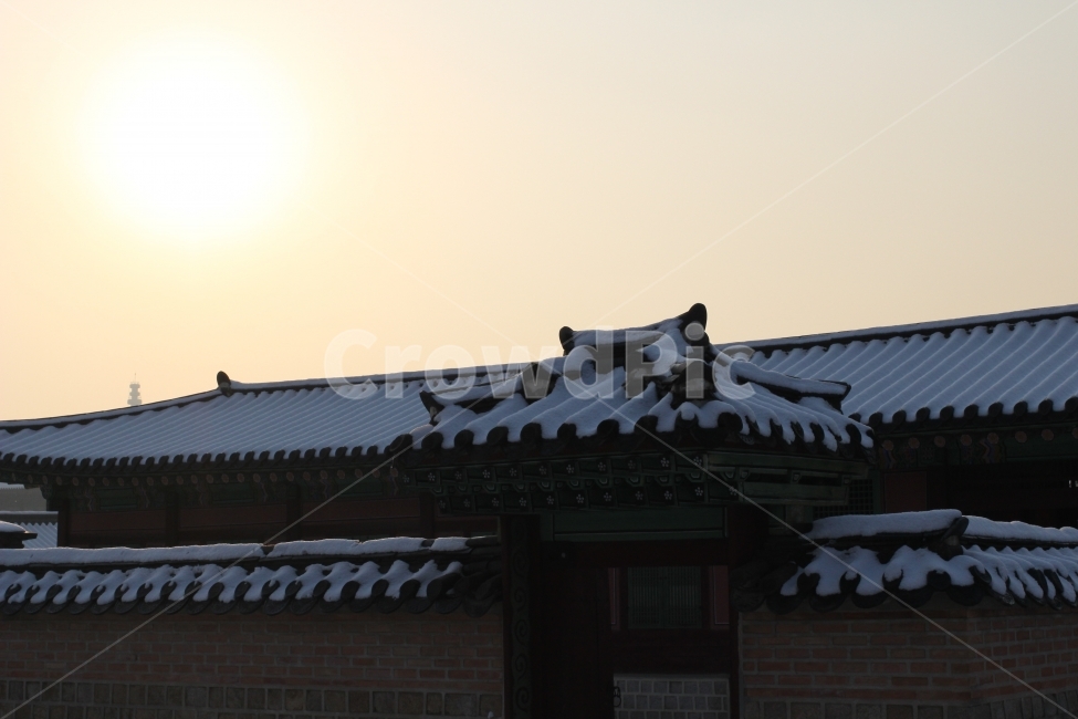 서울,노을,궁궐,경복궁,눈,겨울,계절,winter,season,한국전통,한국문화,korean traditional,korean culture,랜드마크,landmark,tourist attraction,한국랜드마크,한국관광지,한국명소,korea landmark,korea tourist attraction,건축물,건물외관,exterior,building,structure,architecture,construction