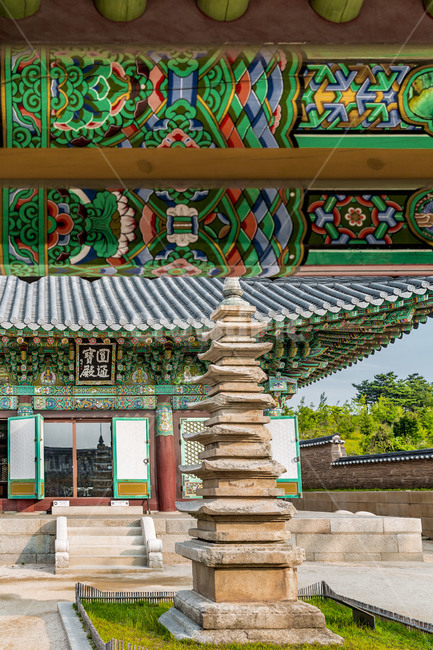 낙산사,원통보전,관음전,성보문화재,관광지,문화유산,전통사찰,고찰,석탑,탑,불교미술,불교문화,단청,고건축,한국전통,한국문화,korean traditional,korean culture,조각상,동상,석상,조형물,statue,bronze statue,stone statue,종교,신앙,religion,belief,faith