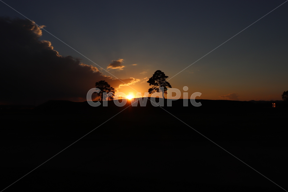 노을,정북동토성,자연,해질녘,구름,cloud,자연,풍경,nature,landscape,실루엣,그림자,silhouette,shadow,outdoors,옥외,sky,하늘,sunset,일몰,dusk,황혼,dawn,새벽,red sky,붉은 하늘