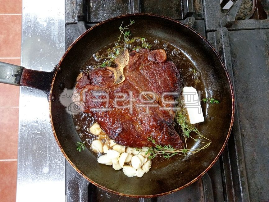 티본스테이크,티본,스테이크,소고기,팬프라잉스테이크,소고기팬프라잉,steak,Tbone,Tbonesteak,beef